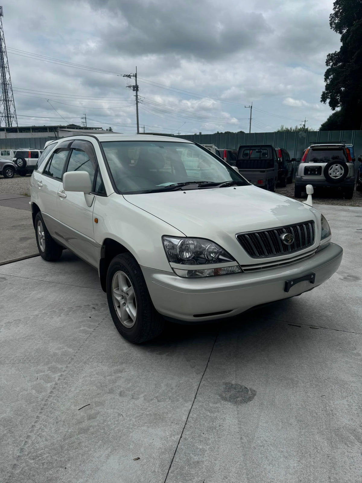 Toyota Harrier 4WD imported from Japan