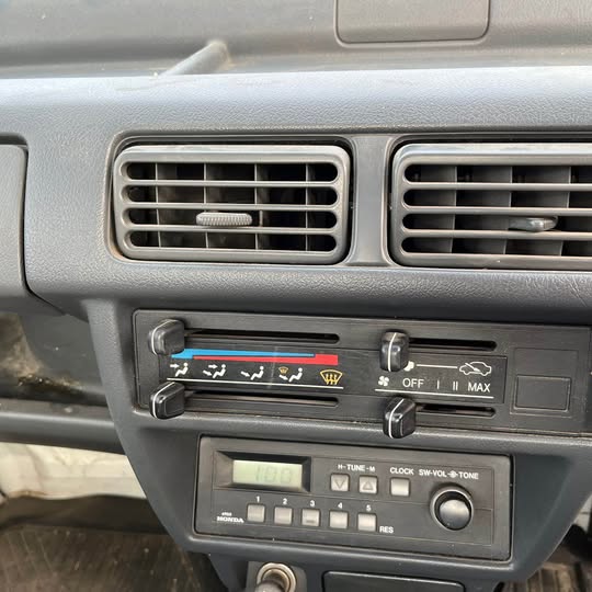 White 1997 Honda Acty 4x4 kei truck, photo 11 of 11