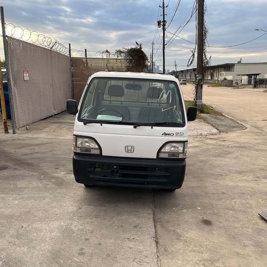 White 1997 Honda Acty 4x4 kei truck, photo 2 of 11
