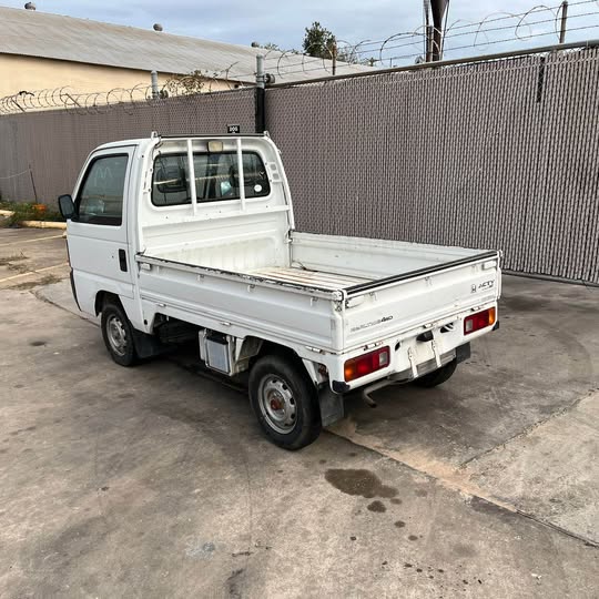 White 1997 Honda Acty 4x4 kei truck, photo 5 of 11