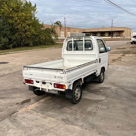 White 1997 Honda Acty 4x4 kei truck, photo 7 of 11
