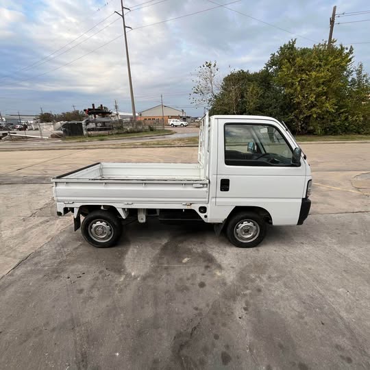 White 1997 Honda Acty 4x4 kei truck, photo 8 of 11