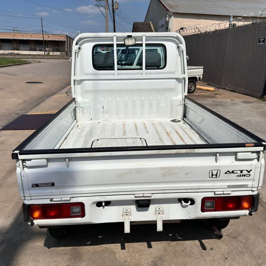White 1999 Honda Acty 4x4 kei truck, photo 7 of 11