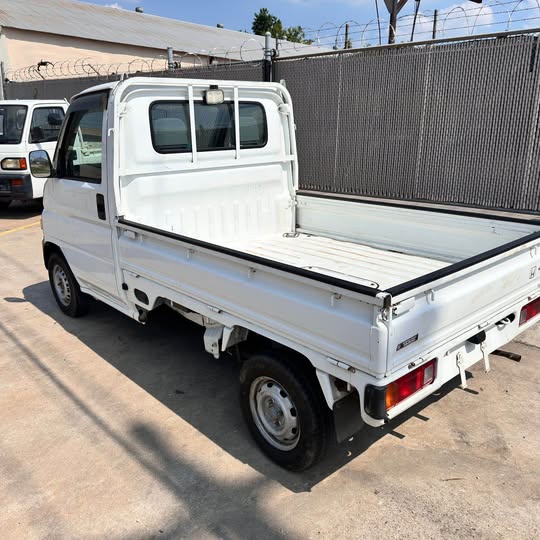 White 1999 Honda Acty 4x4 kei truck, photo 6 of 11