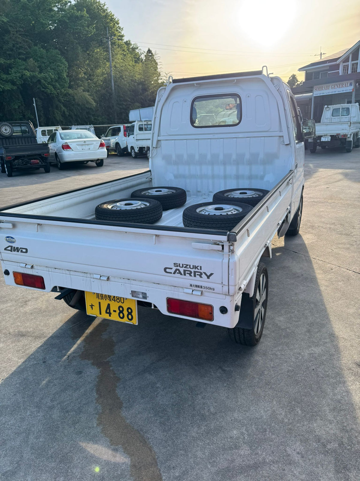 White 2001 Suzuki Carry 4x4 kei truck, photo 5 of 16
