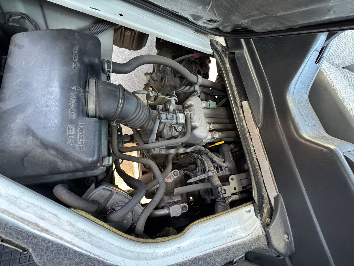 White 2001 Suzuki Carry 4x4 kei truck, photo 16 of 16