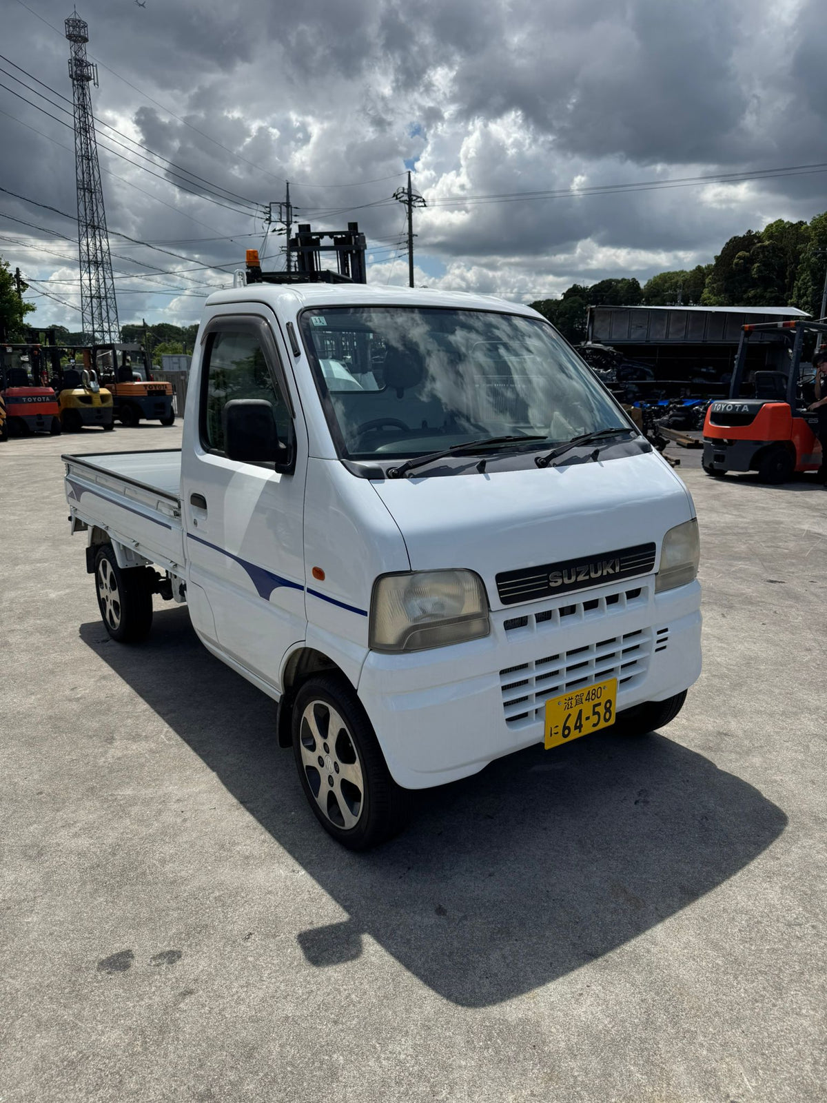 White 2001 Suzuki Carry 4x4 kei truck, photo 2 of 15