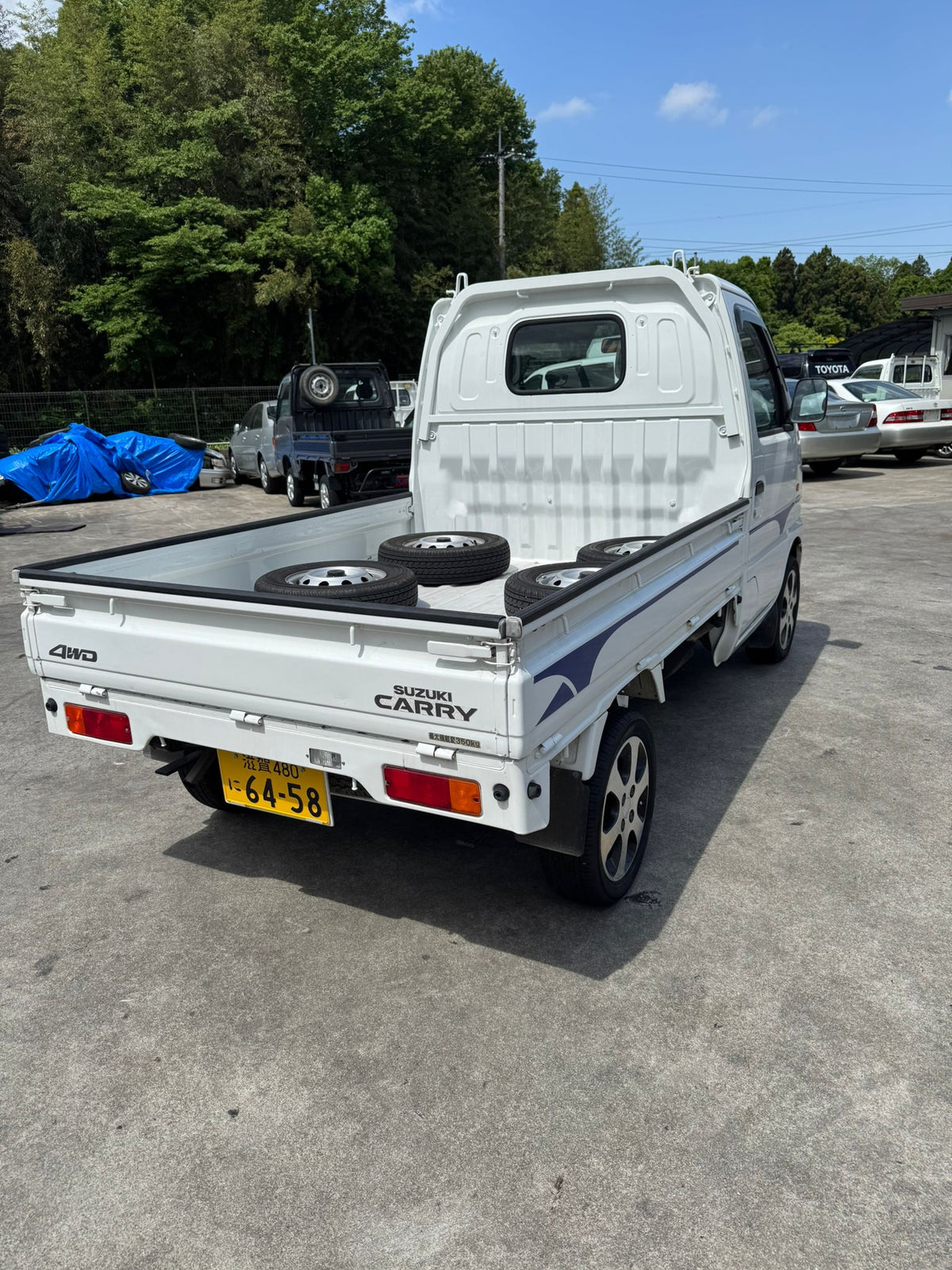 White 2001 Suzuki Carry 4x4 kei truck, photo 3 of 15