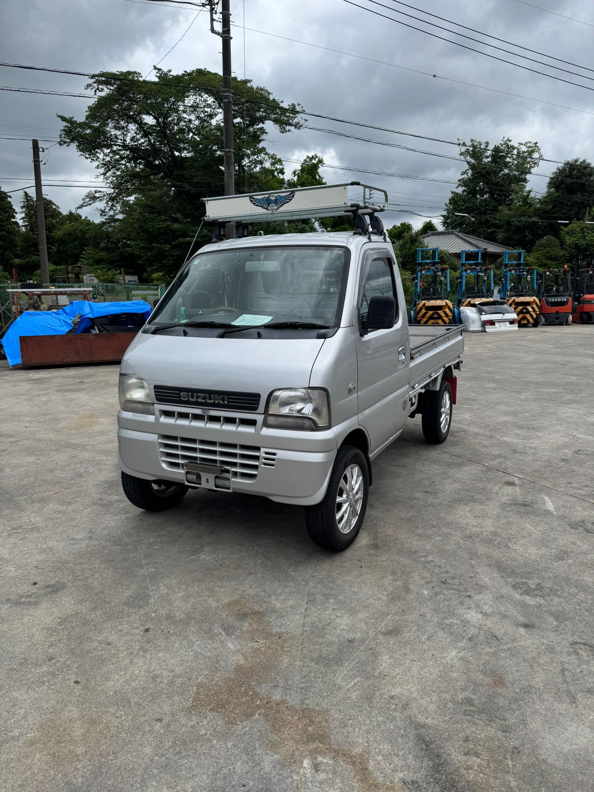 Silver 2001 Suzuki Carry 4x4 kei truck, photo 1 of 14