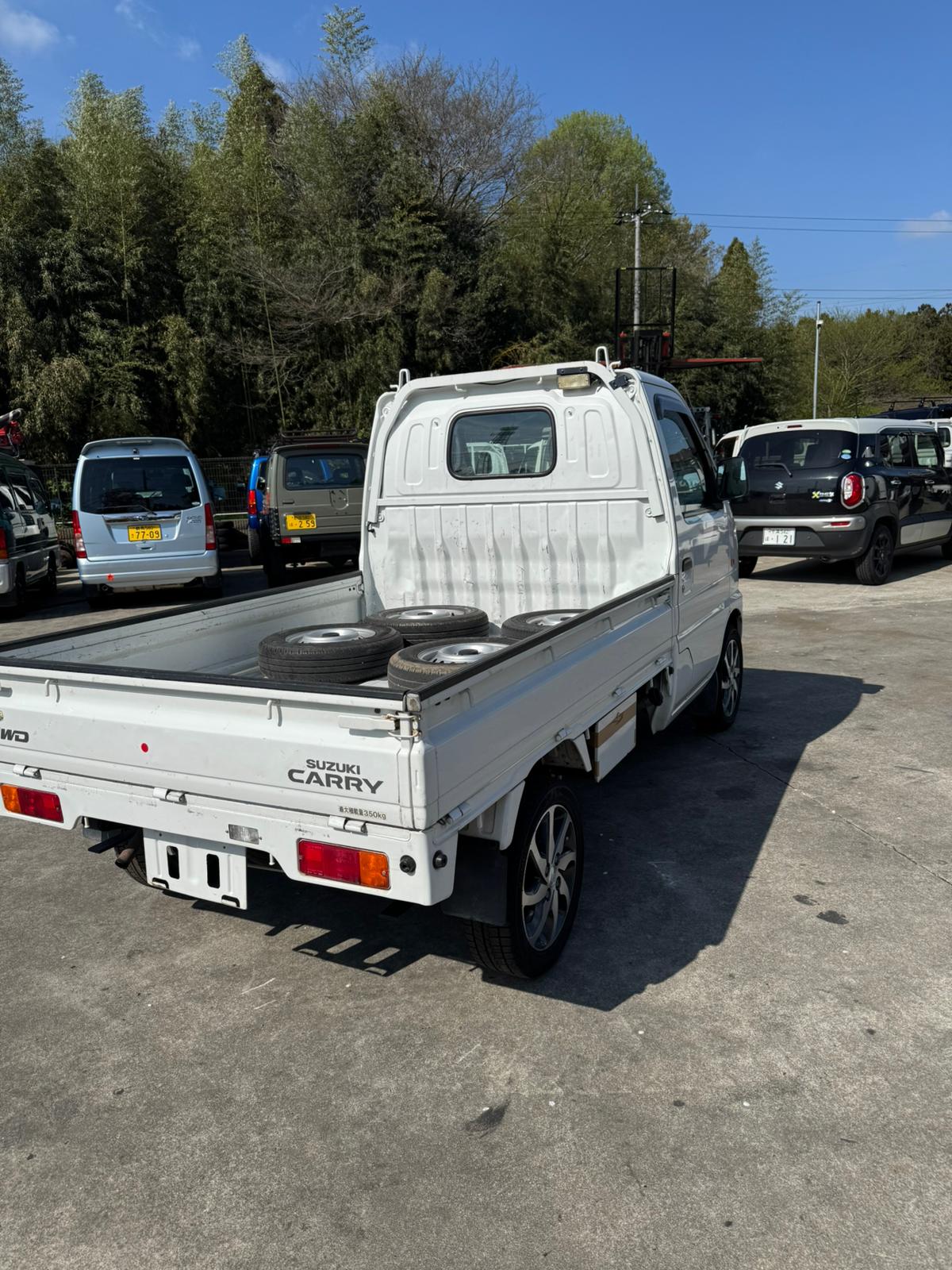White 2001 Suzuki Carry 4x4 kei truck, photo 4 of 12