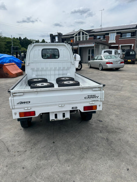 White 2000 Suzuki Carry 4x4 kei truck, photo 6 of 14