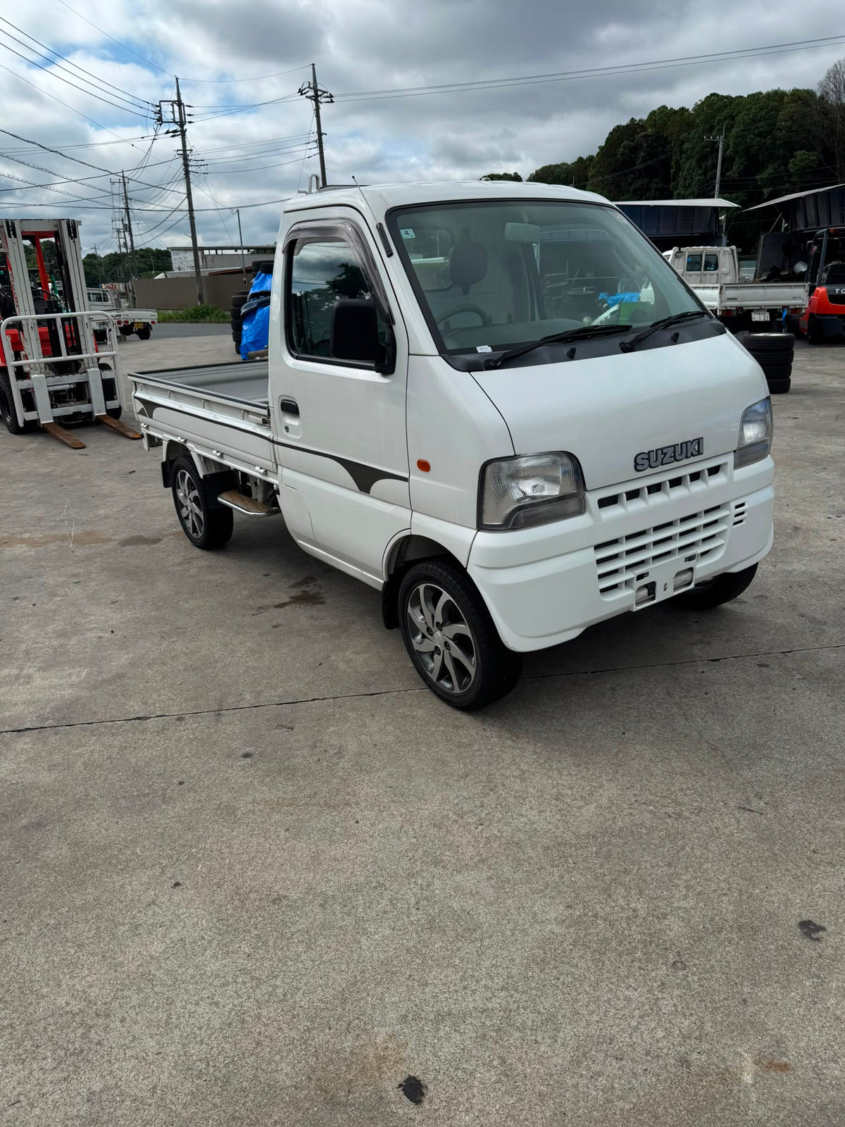 White 2001 Suzuki Carry 4x4 kei truck, photo 1 of 14