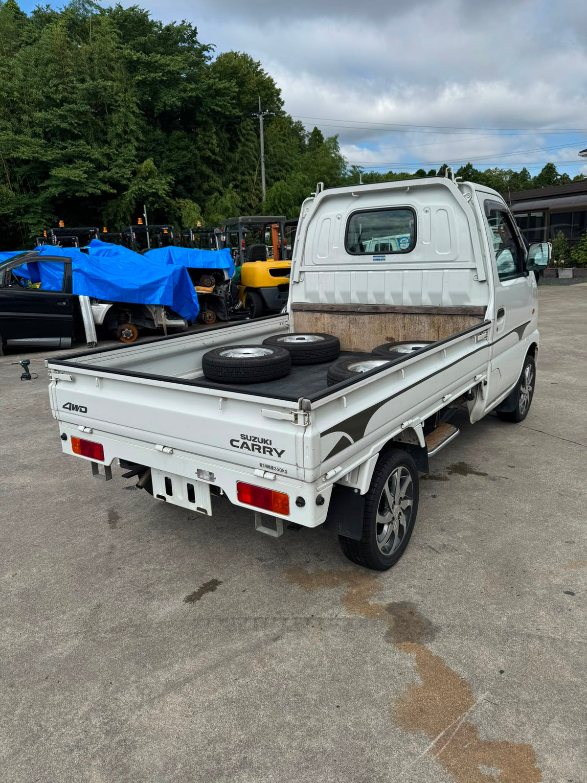 White 2001 Suzuki Carry 4x4 kei truck, photo 4 of 14