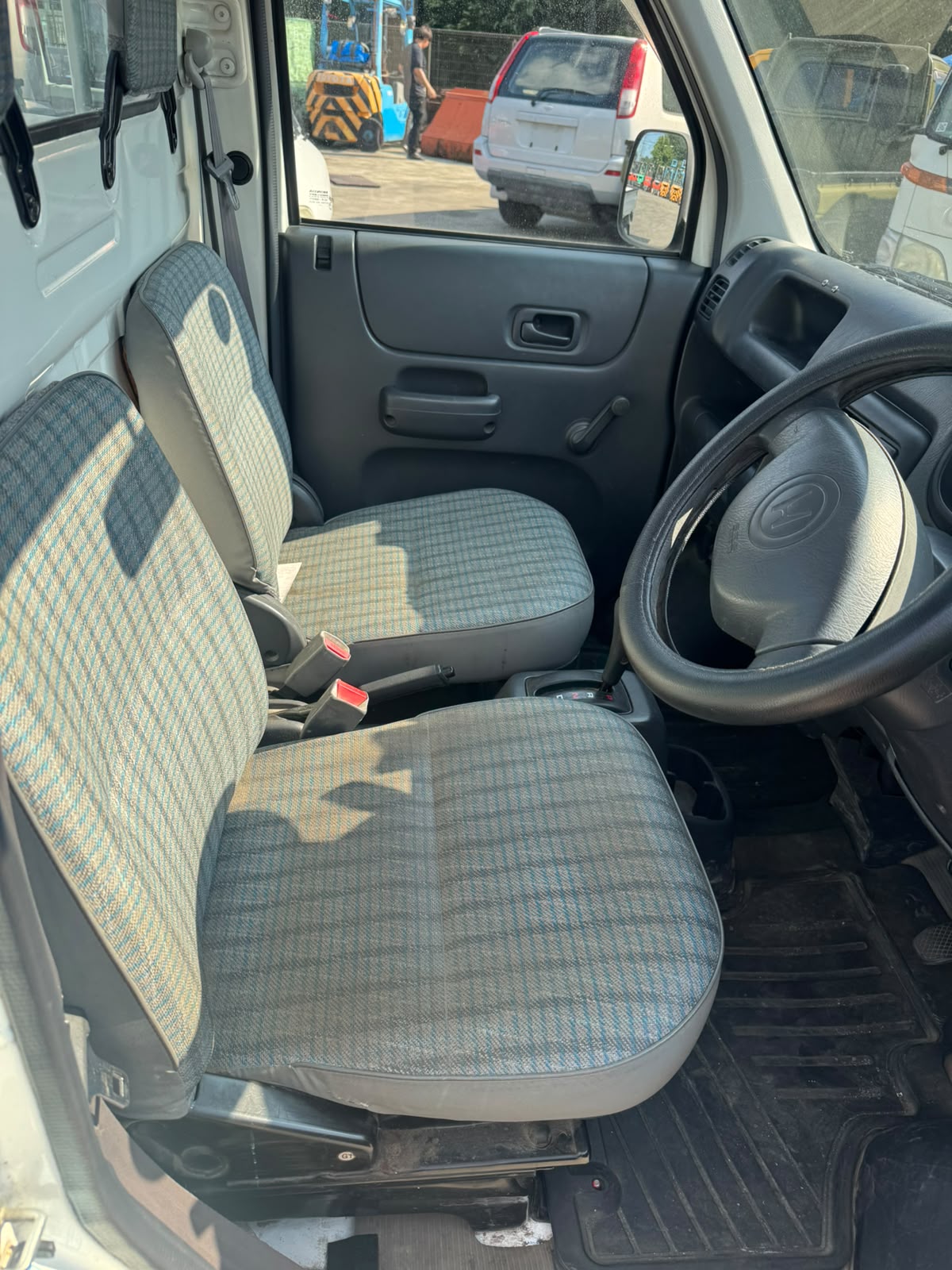 White 2001 Honda Acty 4x2 A/T kei truck, photo 8 of 12