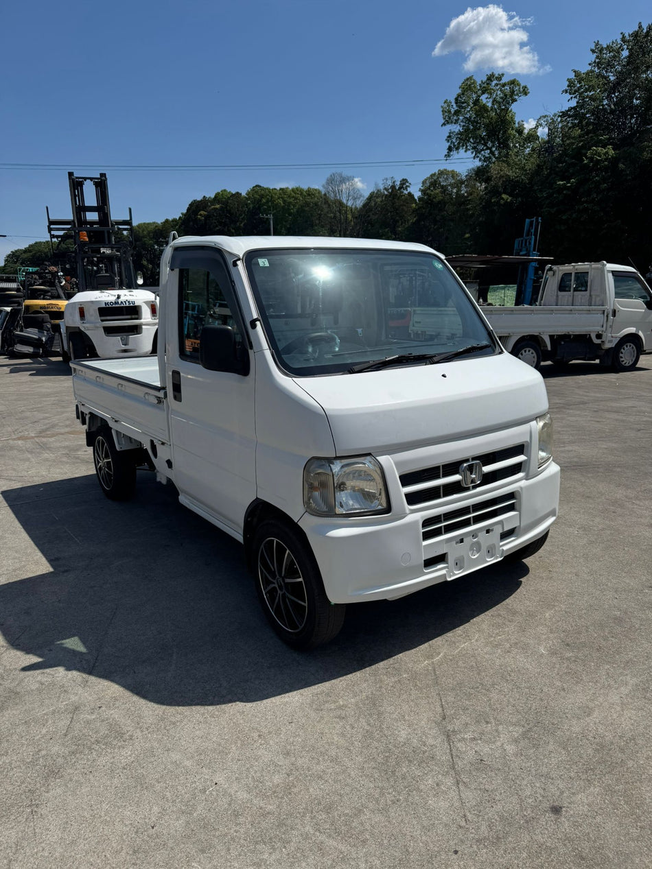 White 2000 Honda Acty 4x4 kei truck, photo 1 of 15