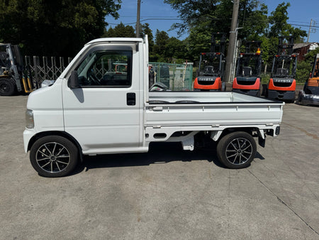 White 2000 Honda Acty 4x4 kei truck, photo 3 of 15