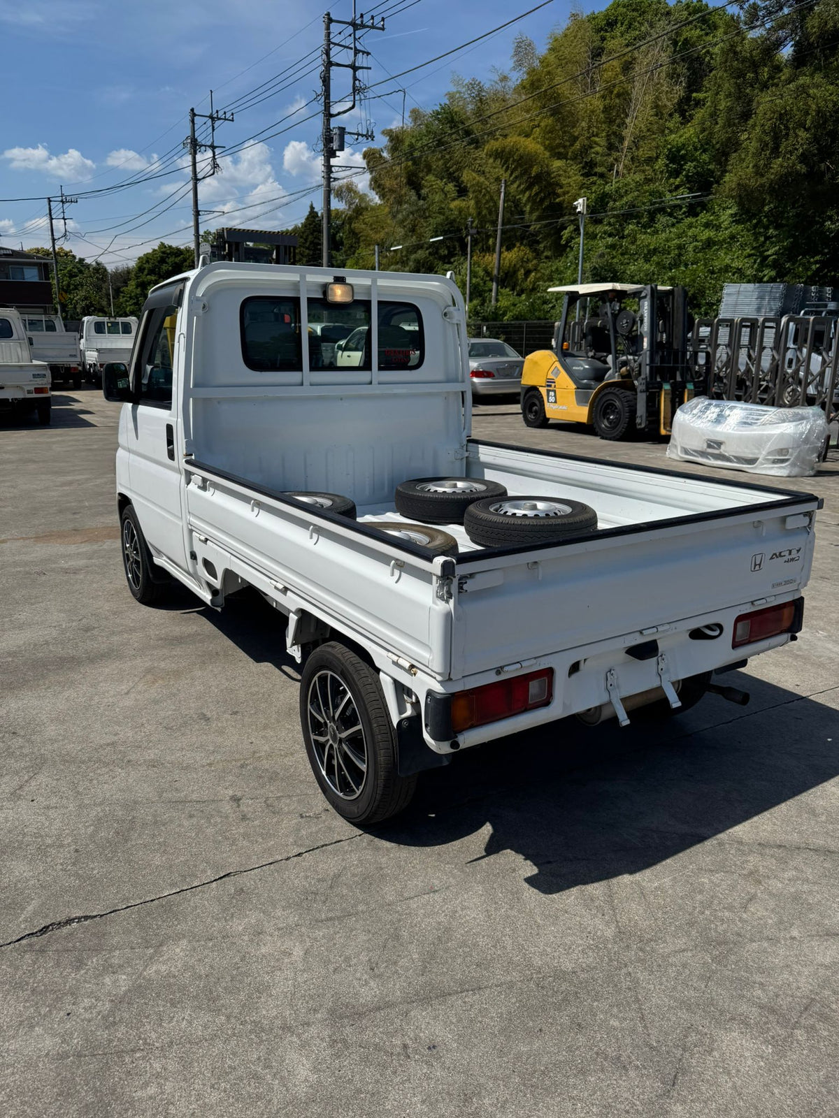 White 2000 Honda Acty 4x4 kei truck, photo 4 of 15