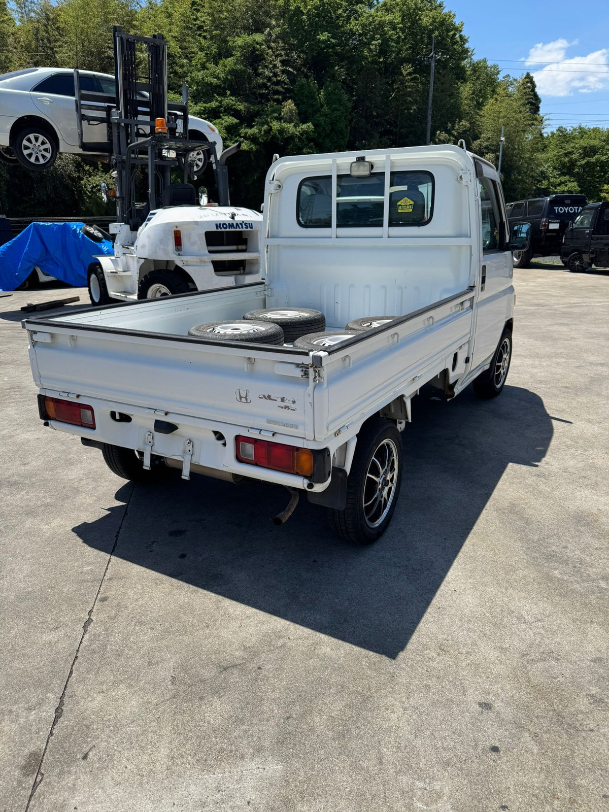 White 2000 Honda Acty 4x4 kei truck, photo 3 of 12