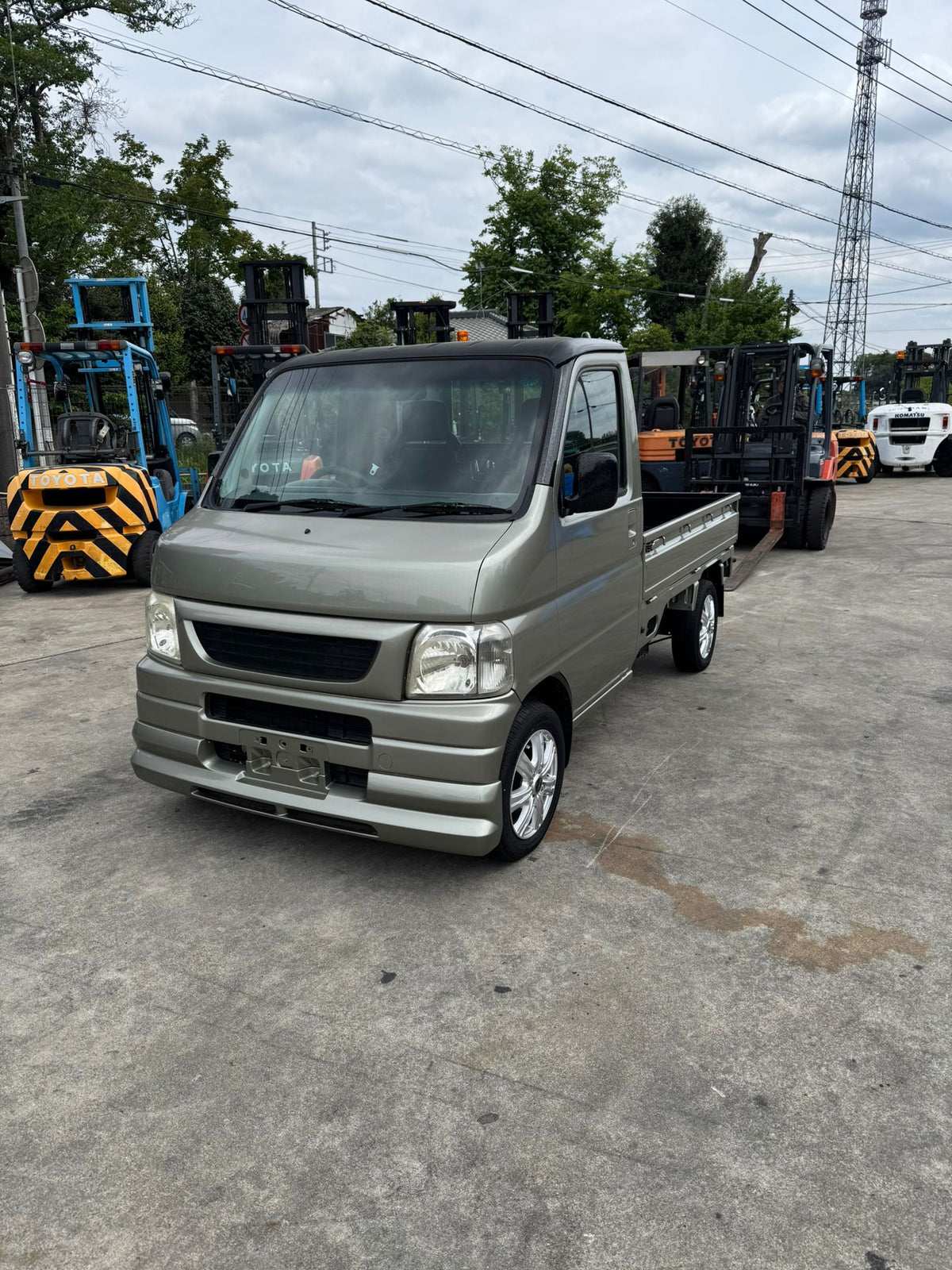 Silver 2001 Honda Acty 4x4 kei truck, photo 1 of 13