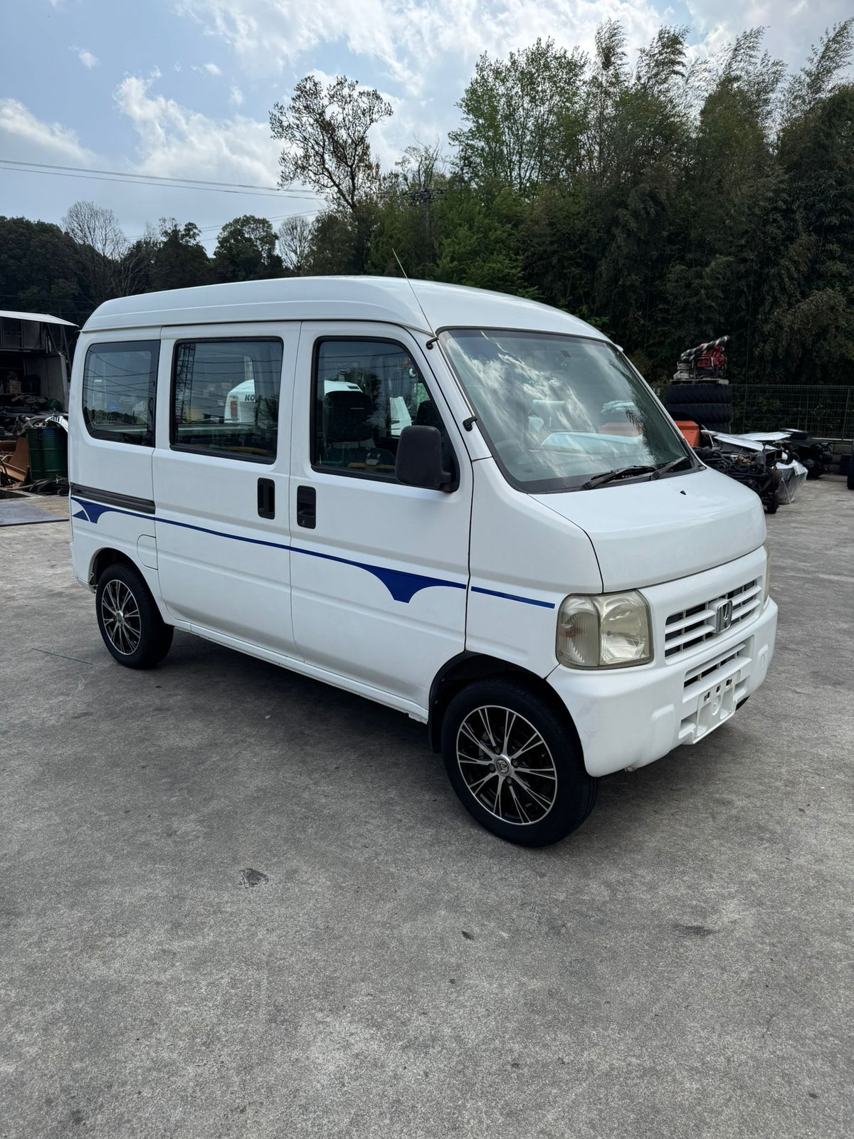 White 2000 Honda Acty Van 4x2, photo 2 of 16