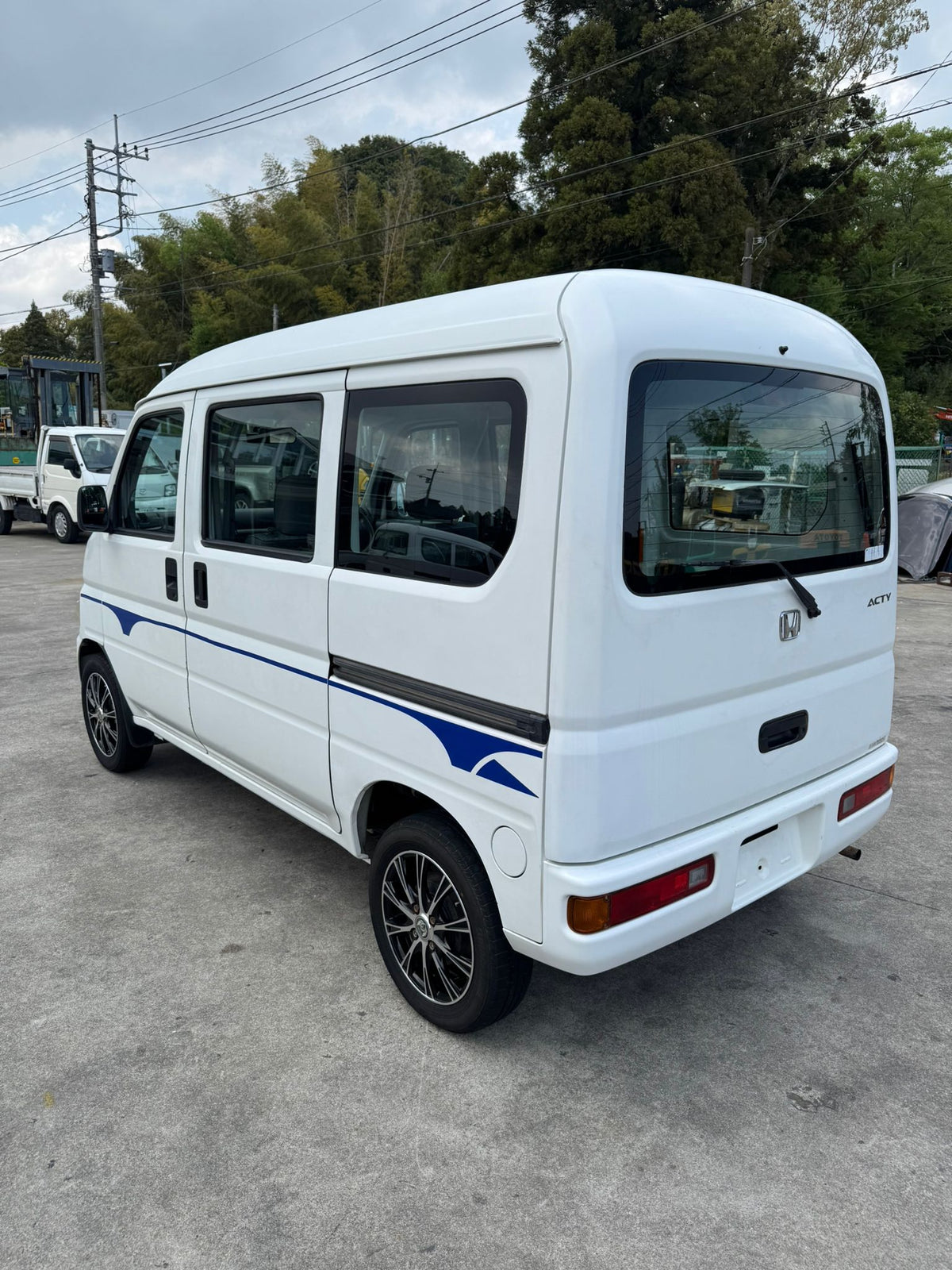 White 2000 Honda Acty Van 4x2, photo 4 of 16