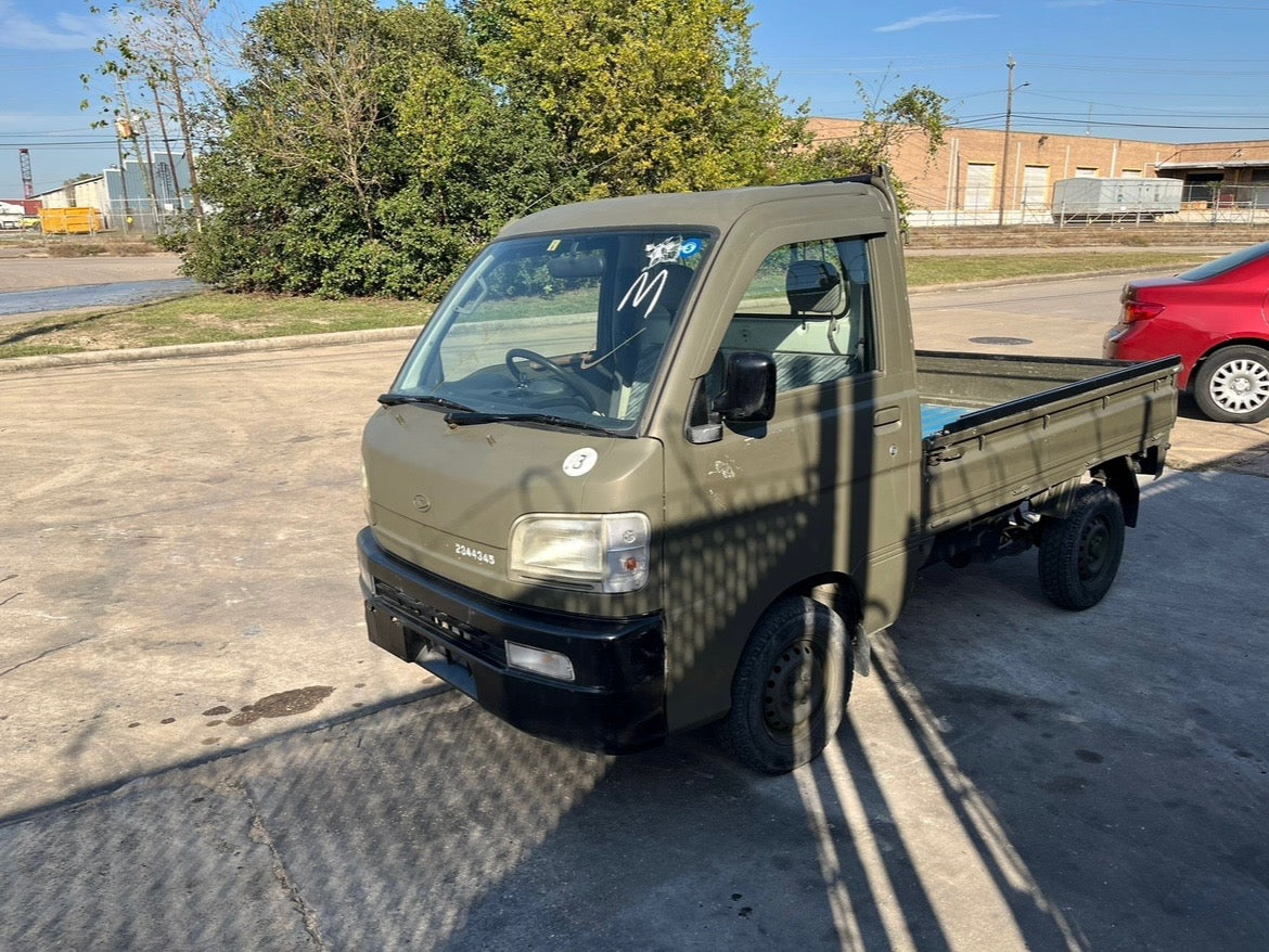 Green 1999 Daihatsu Hijet 4x2 kei truck, photo 3 of 11
