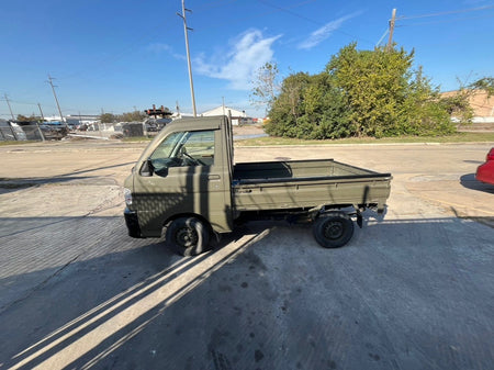 Green 1999 Daihatsu Hijet 4x2 kei truck, photo 4 of 11