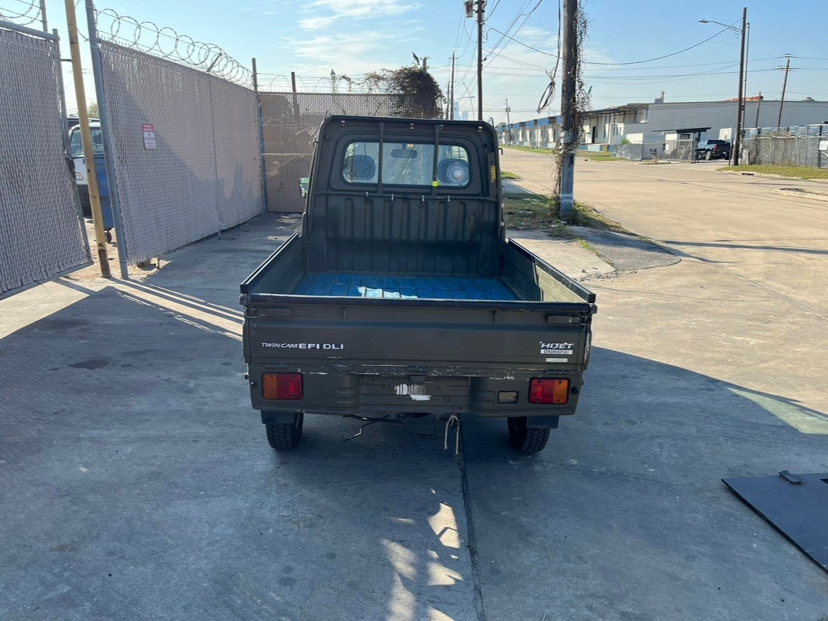 Green 1999 Daihatsu Hijet 4x2 kei truck, photo 6 of 11