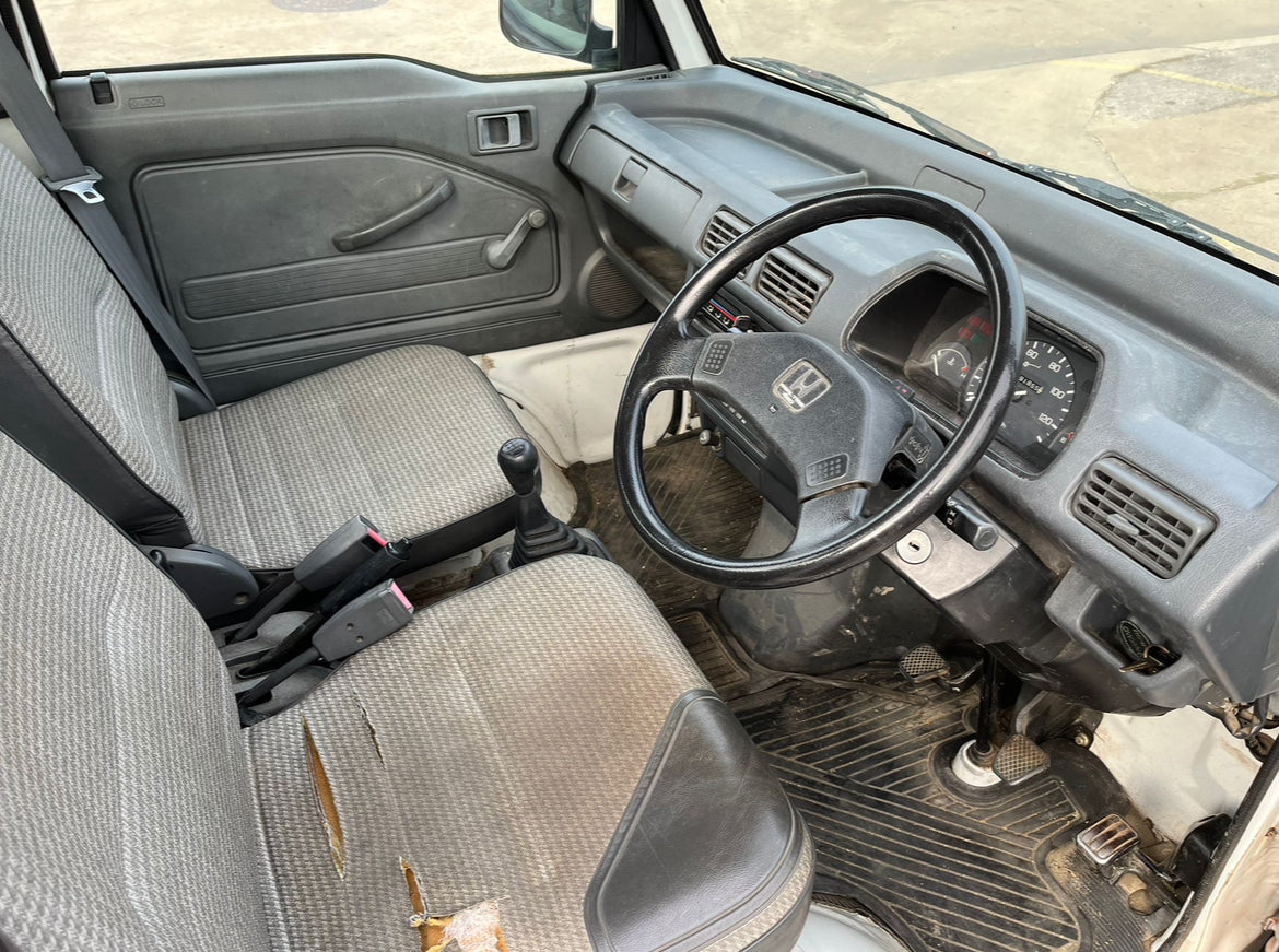 White 1997 Honda Acty 4x4 kei truck, photo 9 of 11