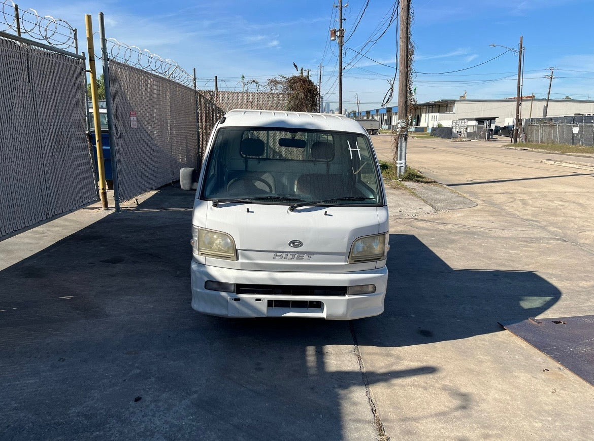 White 1999 Daihatsu Hijet 4x2 kei truck, photo 2 of 11