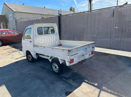 White 1999 Daihatsu Hijet 4x2 kei truck, photo 5 of 11