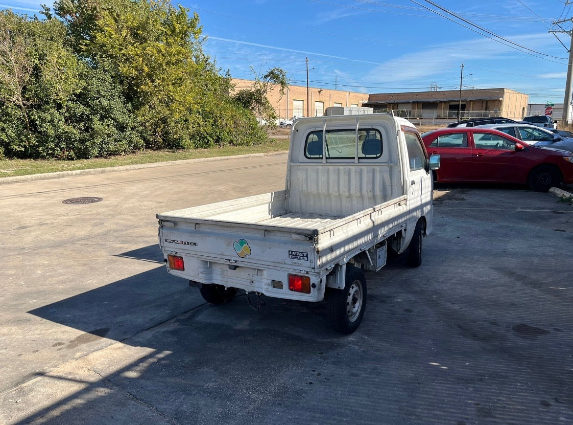 White 1999 Daihatsu Hijet 4x2 kei truck, photo 7 of 11