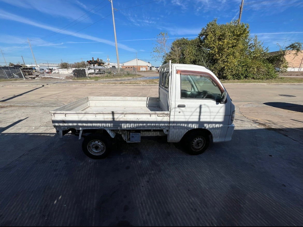 White 1999 Daihatsu Hijet 4x2 kei truck, photo 8 of 11