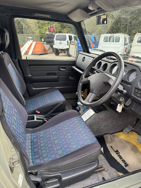 Green 1997 Suzuki Jimny 4x4 kei SUV, photo 10 of 17