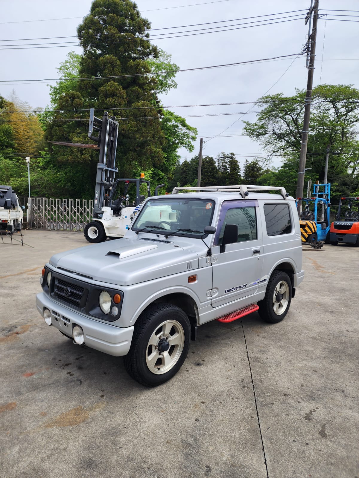 Silver 1998 Suzuki Jimny 4x4 kei SUV, photo 2 of 20