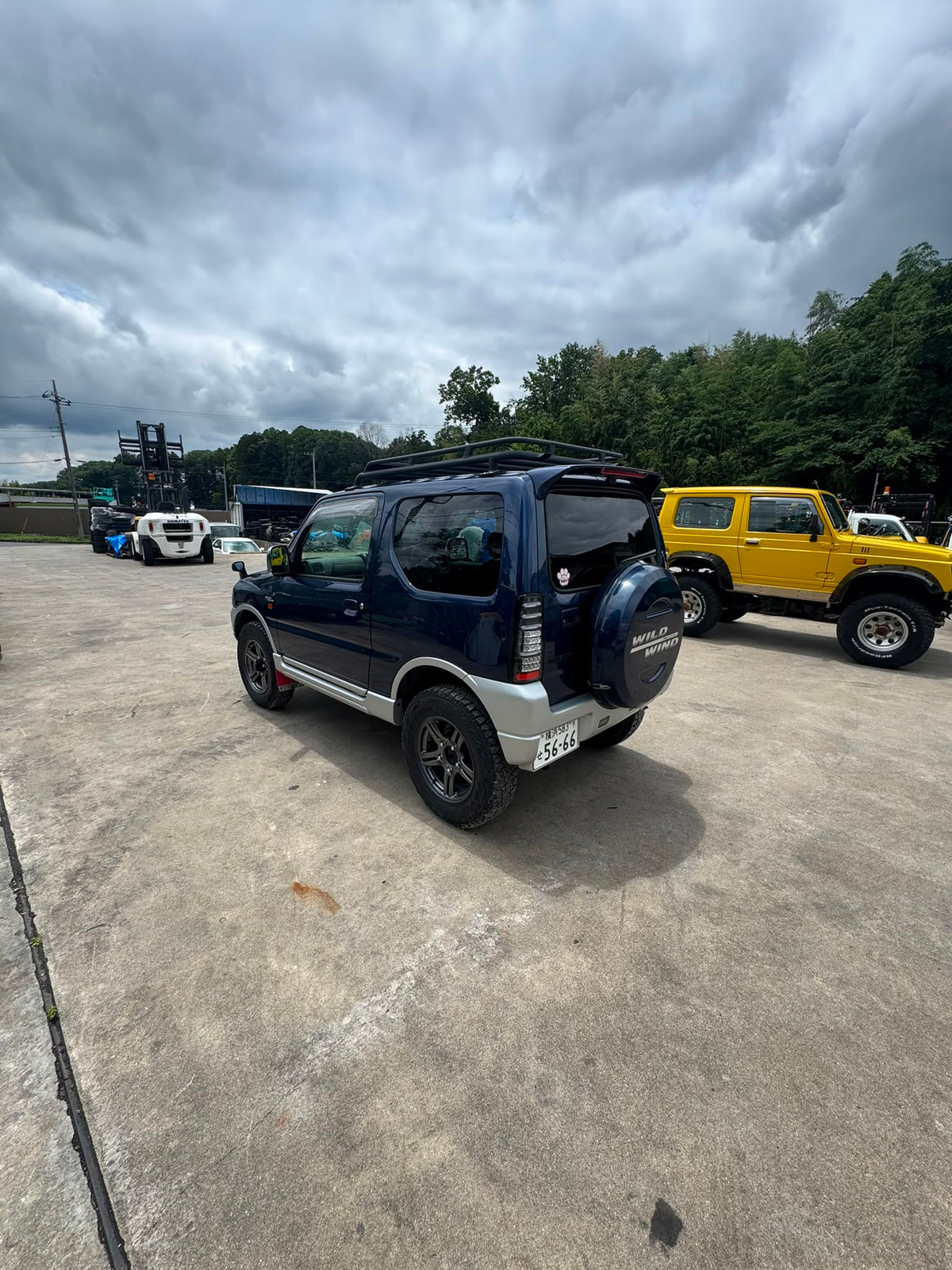 Blue/Silver 2000 Suzuki Jimny 4x4 kei SUV, photo 3 of 16