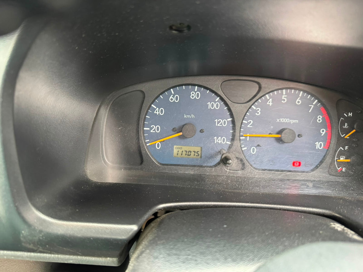 White 2001 Suzuki Jimny 4x4 kei SUV, photo 12 of 15