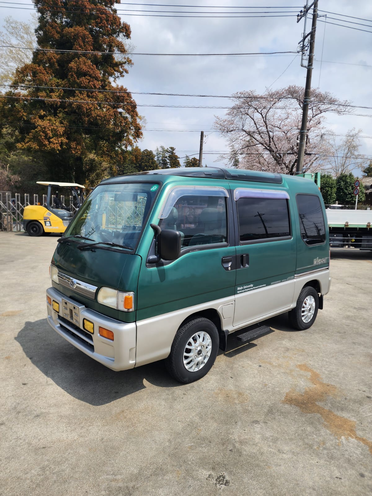 Green/Silver 1996 Subaru Sambar Dias Van 4x4, photo 1 of 21