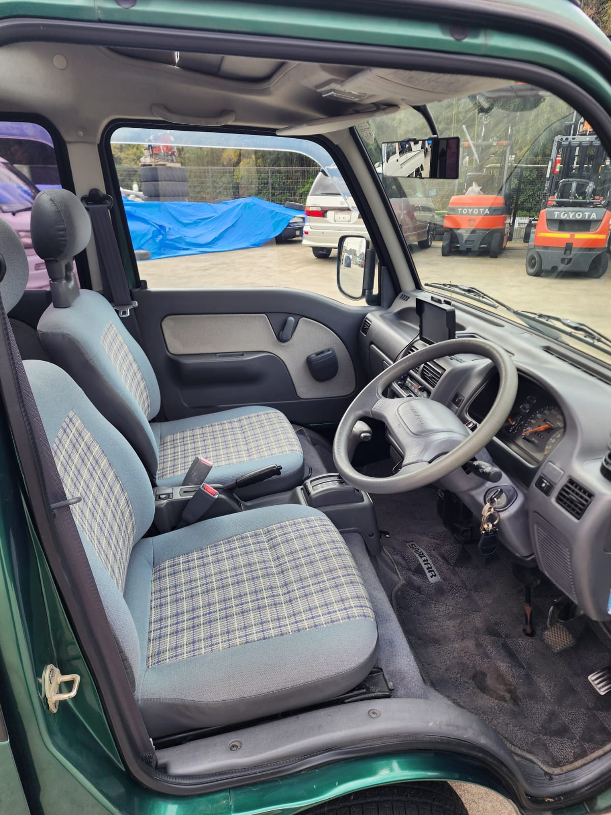 Green/Silver 1996 Subaru Sambar Dias Van 4x4, photo 11 of 21