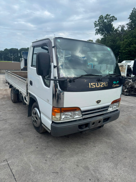 White 2000 Isuzu Elf Diesel Truck 4x2, photo 1 of 15