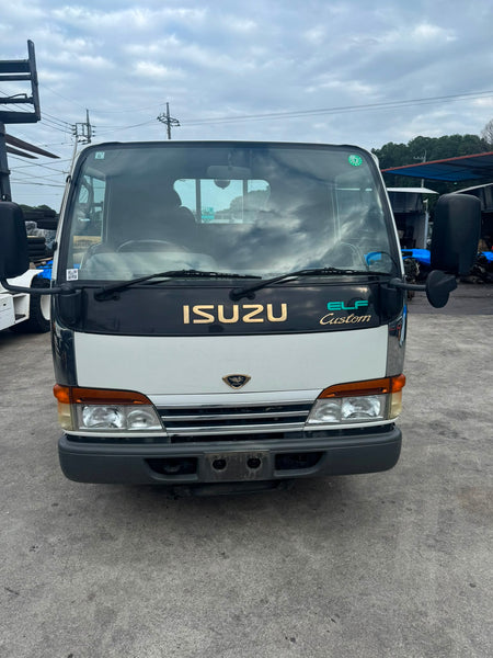 White 2000 Isuzu Elf Diesel Truck 4x2, photo 2 of 15