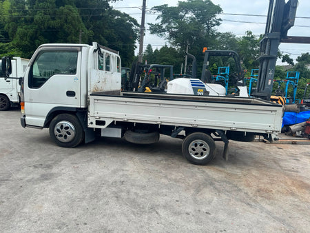 White 2000 Isuzu Elf Diesel Truck 4x2, photo 4 of 15
