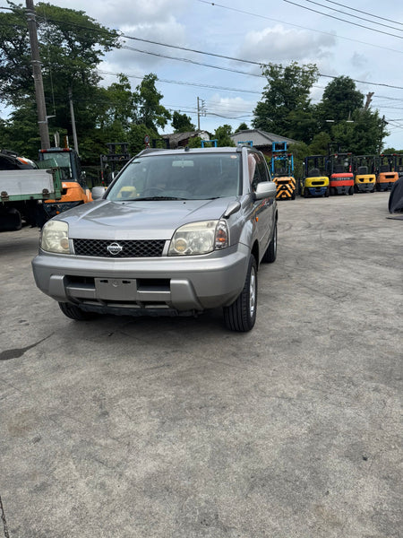 Gray 2001 Nissan X-Trail 4WD SUV, photo 1 of 15