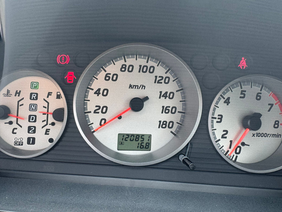 Gray 2001 Nissan X-Trail 4WD SUV, photo 9 of 15