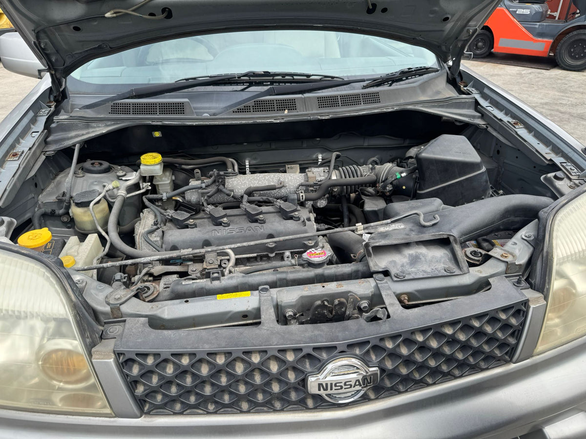 Gray 2001 Nissan X-Trail 4WD SUV, photo 13 of 15