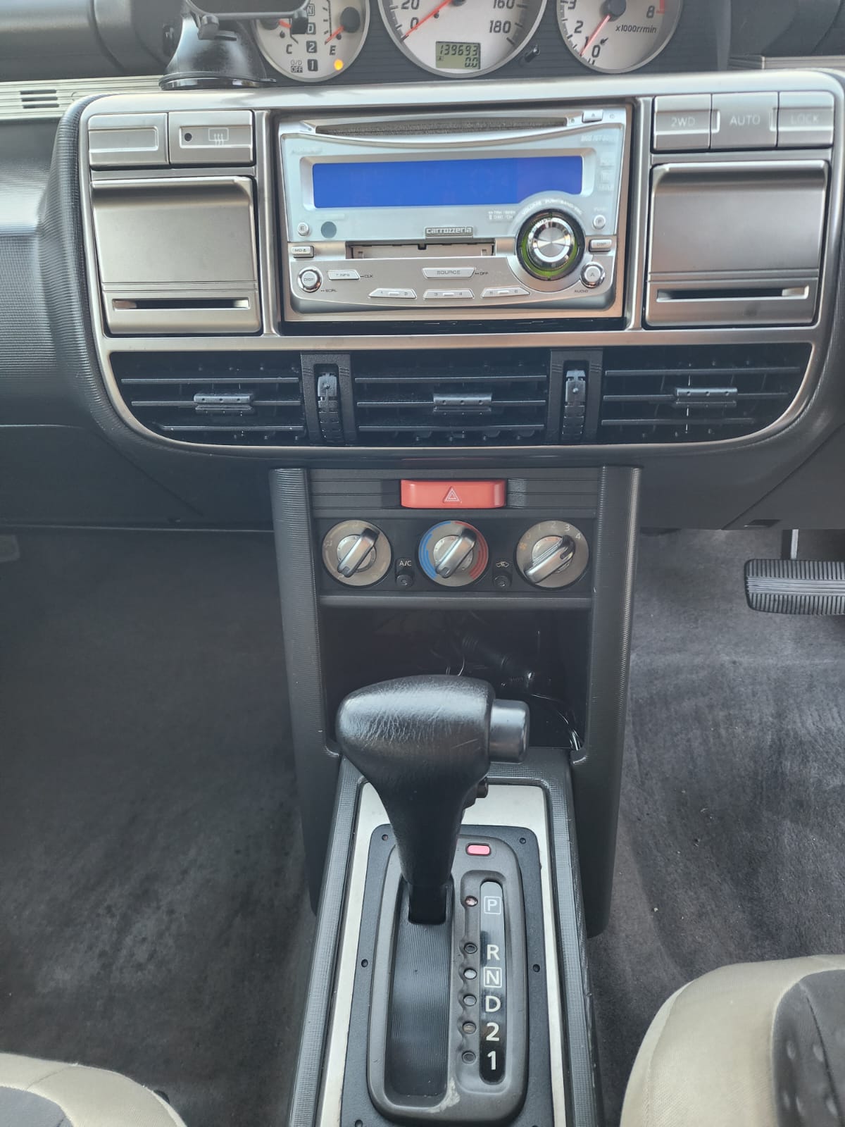 Black 2001 Nissan X-Trail 4WD SUV, photo 14 of 19