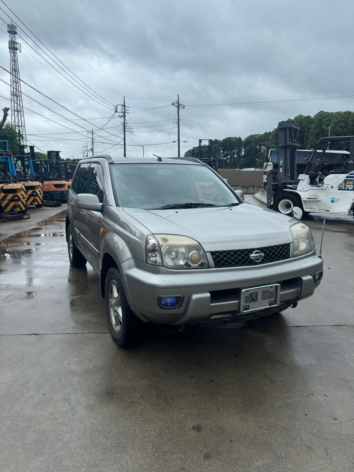 Silver 2001 Nissan X-Trail 4WD SUV, photo 1 of 13