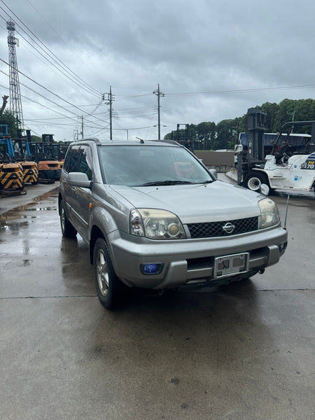 Silver 2001 Nissan X-Trail 4WD SUV, photo 1 of 13