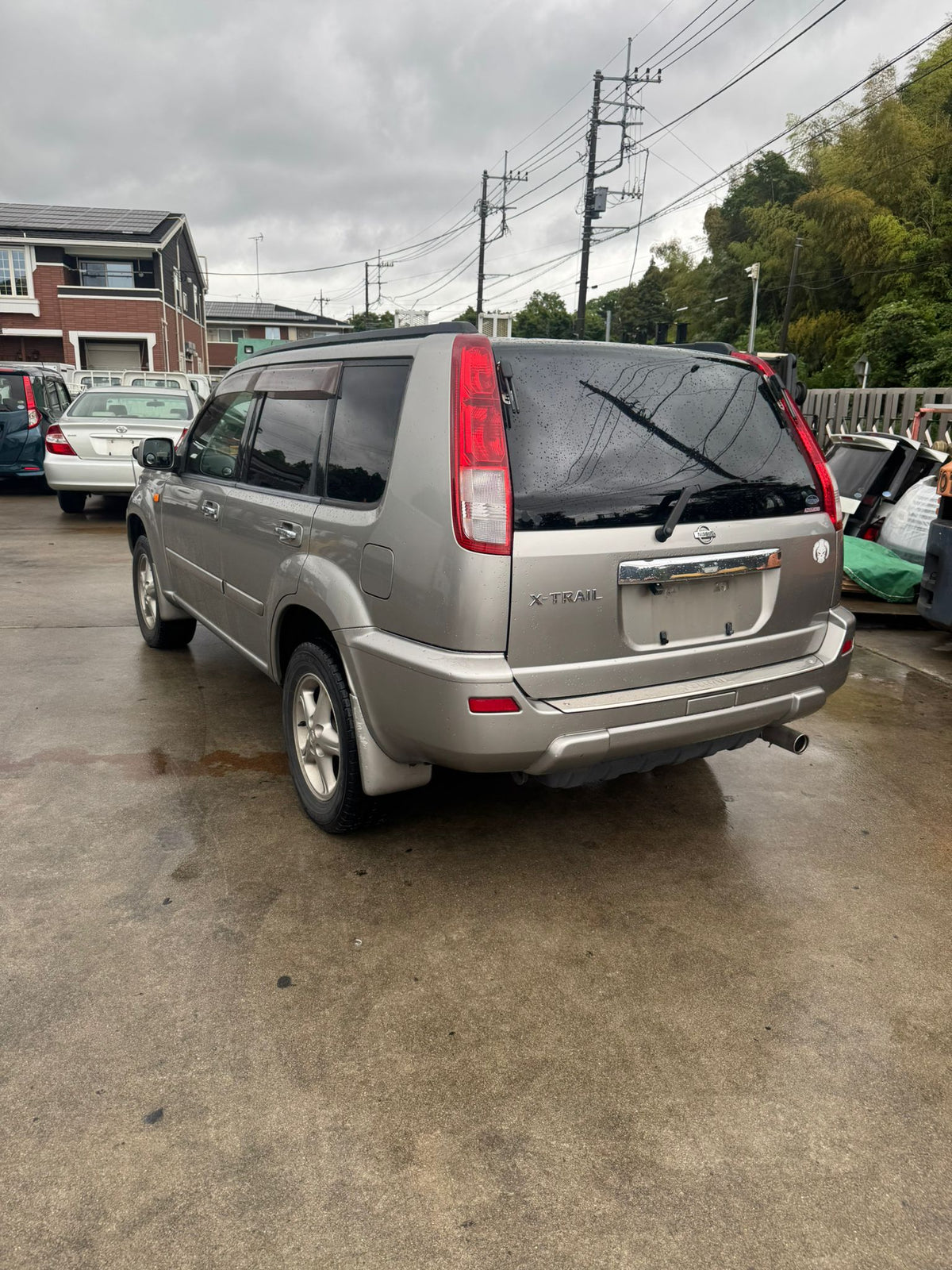 Silver 2001 Nissan X-Trail 4WD SUV, photo 4 of 13
