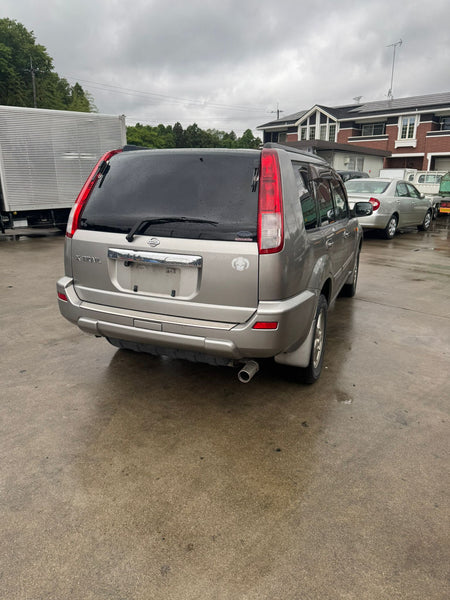 Silver 2001 Nissan X-Trail 4WD SUV, photo 5 of 13